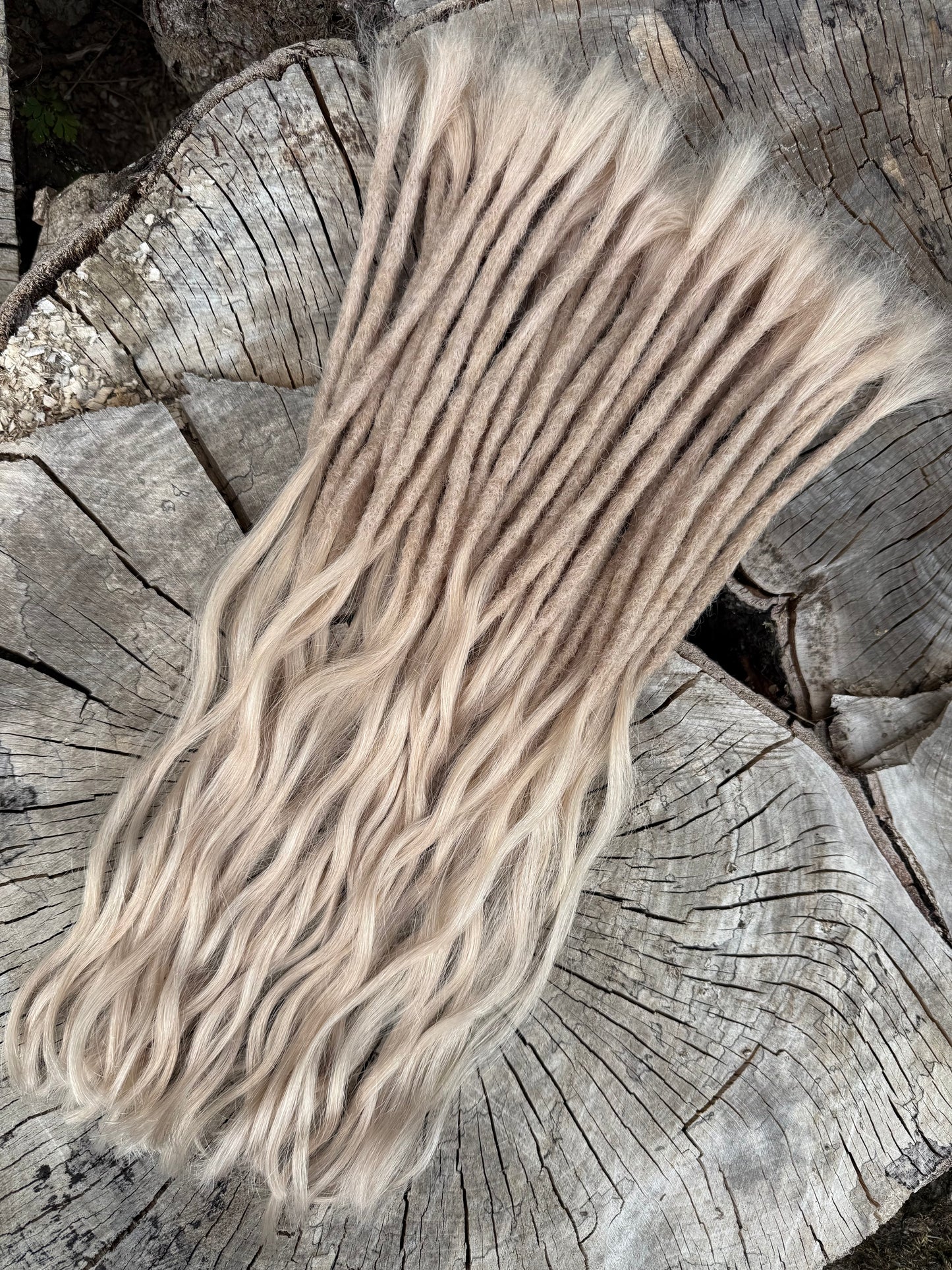 Sara: x50 dreadlock extensions