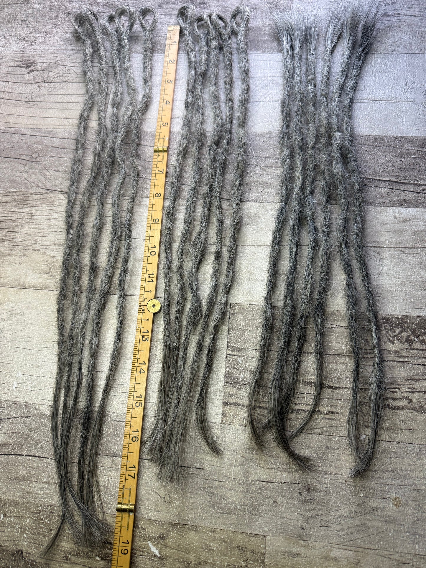 Susie: x16 dreadlock extensions